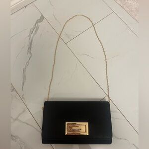 Black clutch
